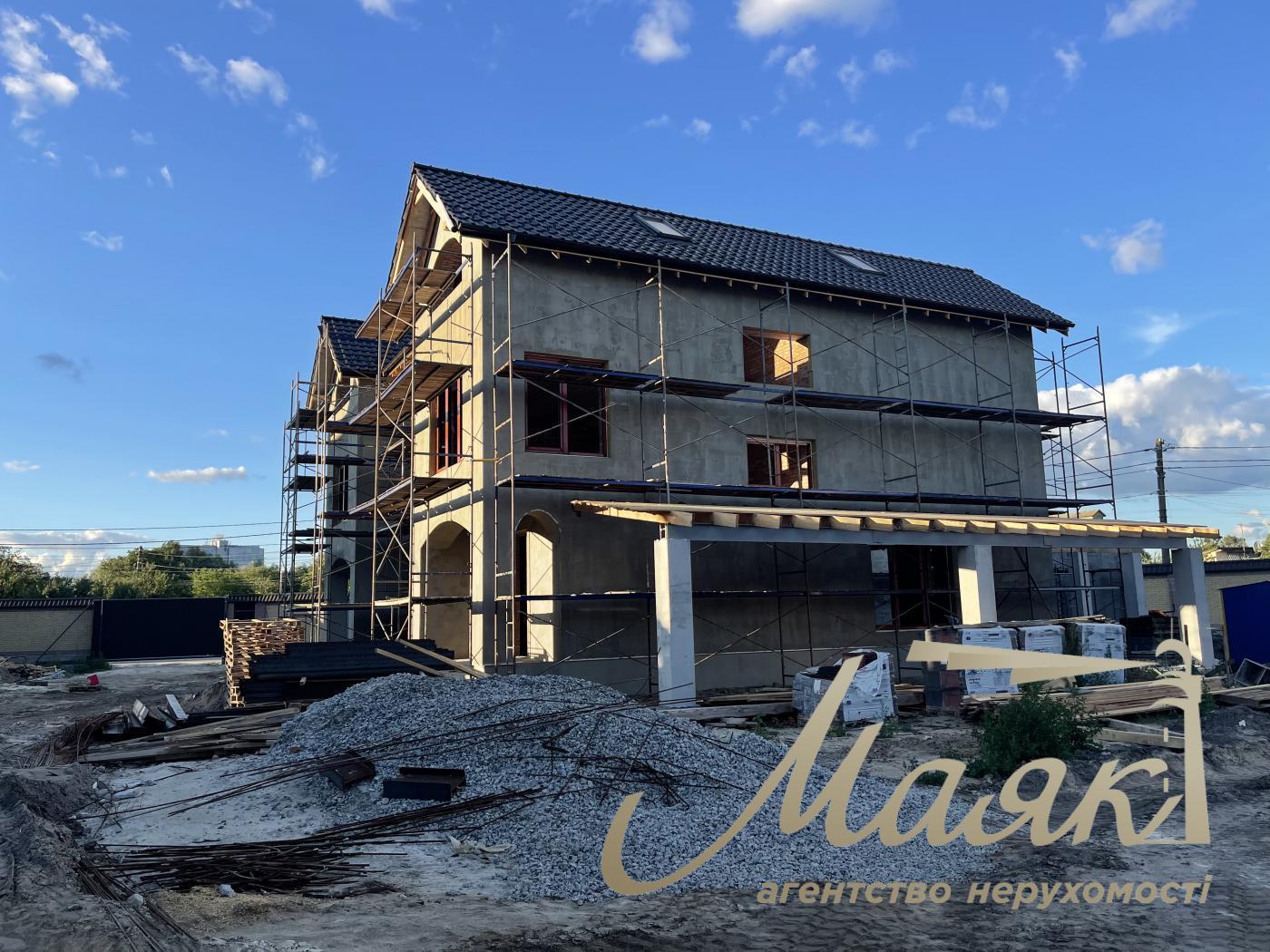 Продаж 3х-поверхового будинку вул. Бродівська, с. Чапаївка, Київ