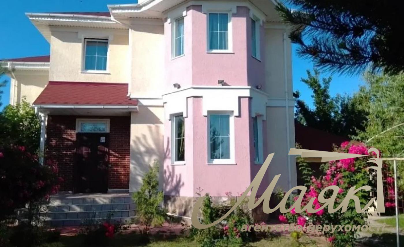 House for rent in the village of Khotov (Feofaniya) 260 m²