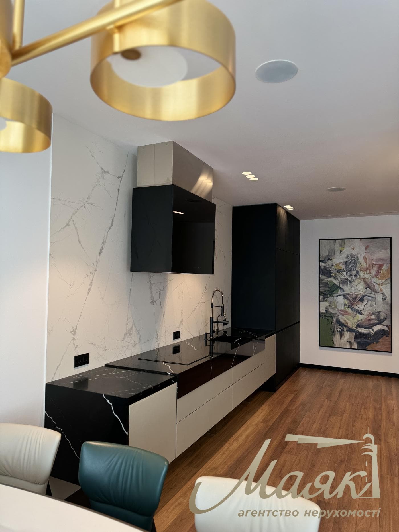 Продажа 3к квартиры 150м2 в ЖК Новопечерские липки, Драгомирова 17, Печерск, Киев