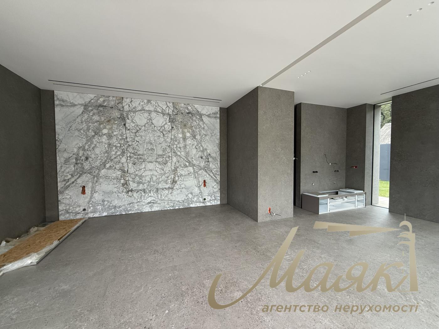 Продажа 1-этажного дома 305 м2, в Плютах