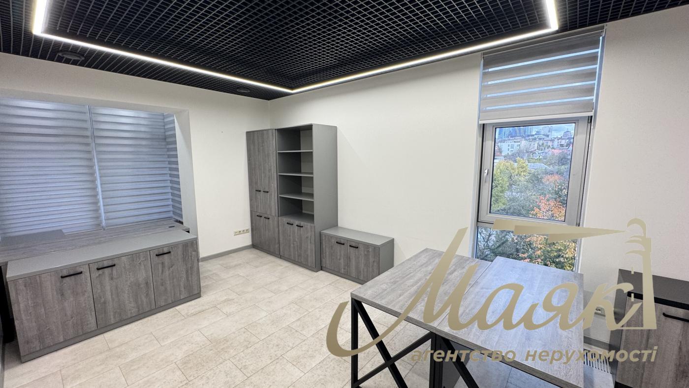 Продаж офісної будівлі в живописном районІ! Ул. Верхнегорская. Центр. Киев