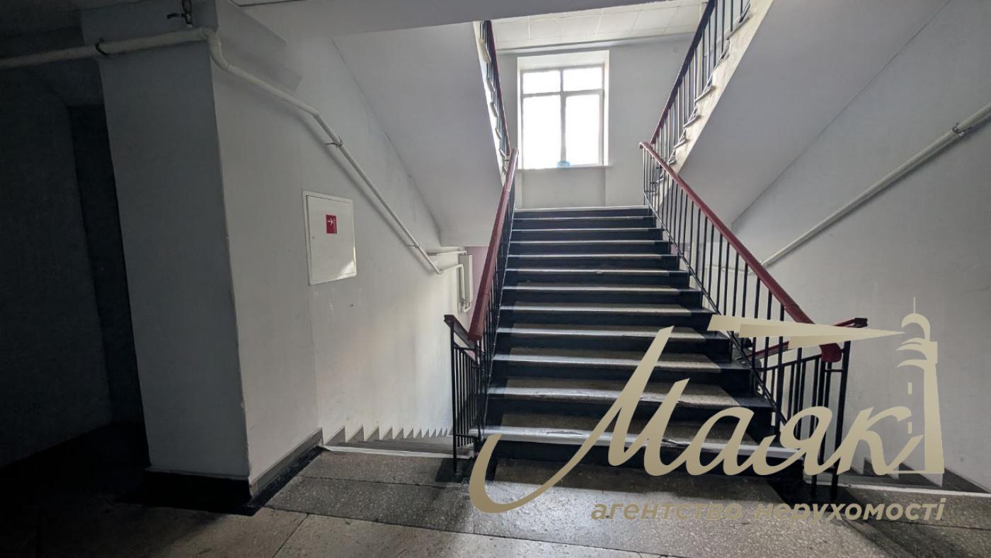 Продаж офісних приміщень 974м2 у центрі Печерська вул. Євгена Коновальця, 31