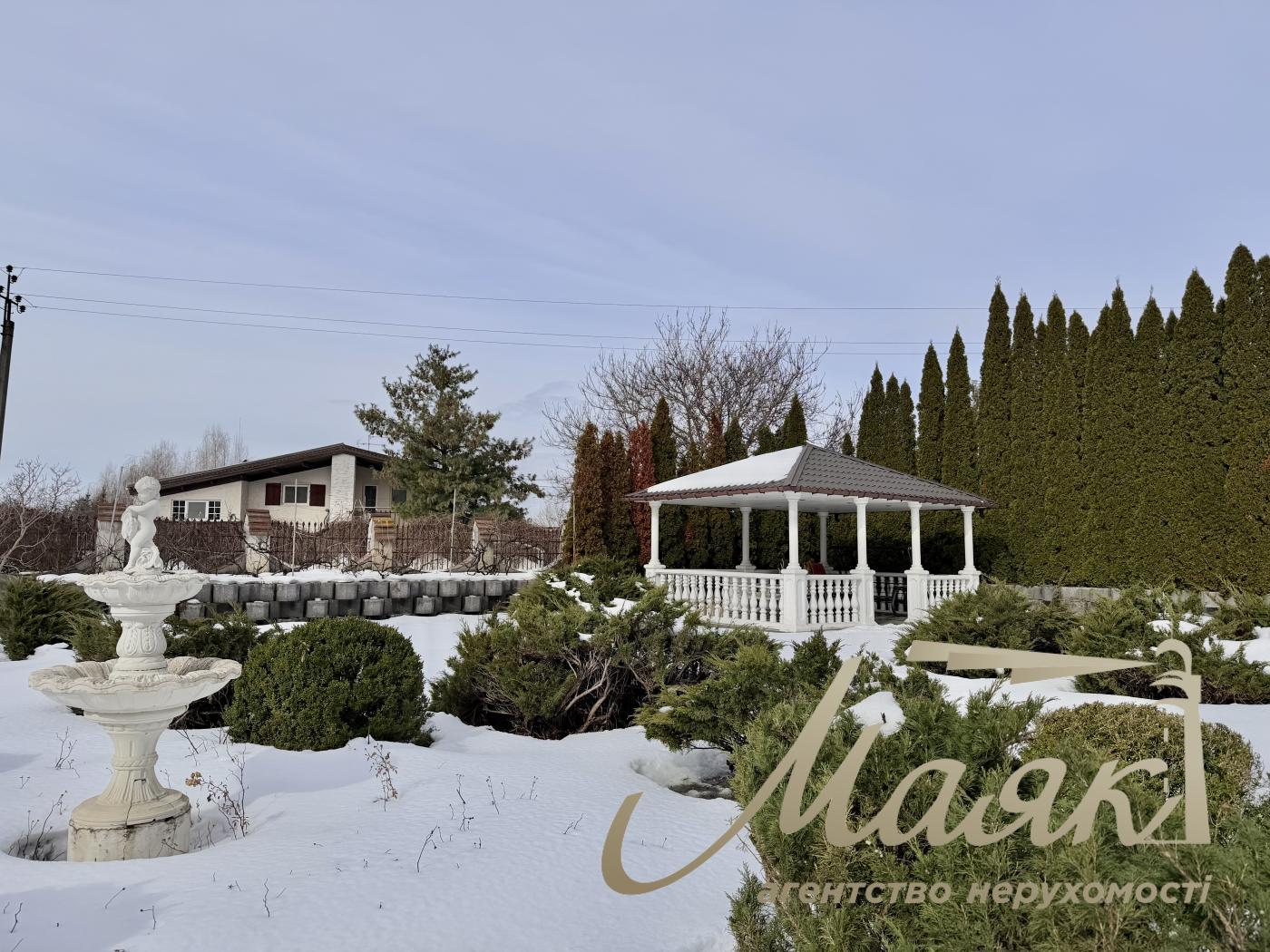 Rent 3-storey house 492,7m2, Lesniki