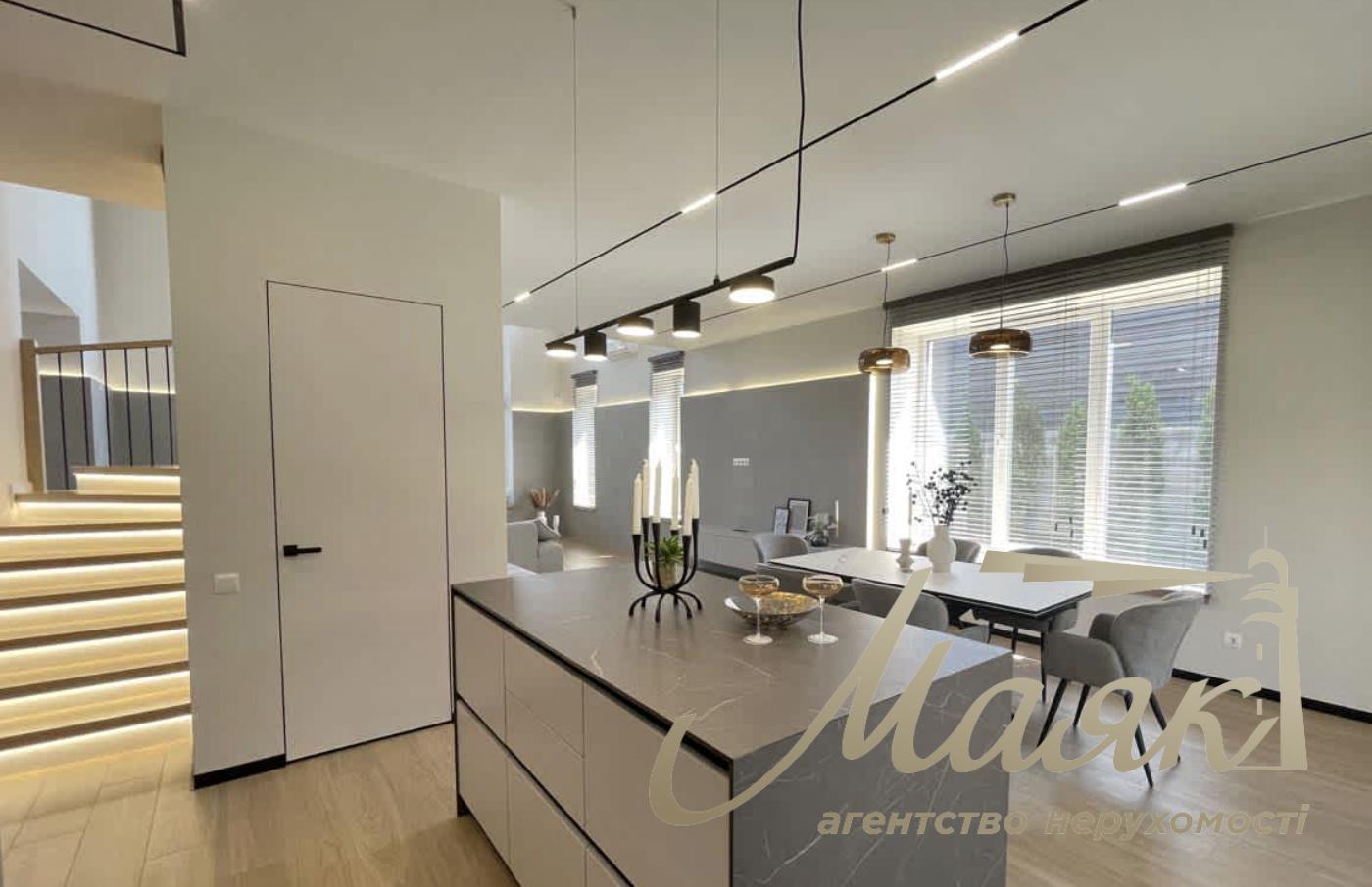 Продажа дома 305м2 в КГ "Новая ходосовка"с.  Ходосовка, Киево-Святошинский район