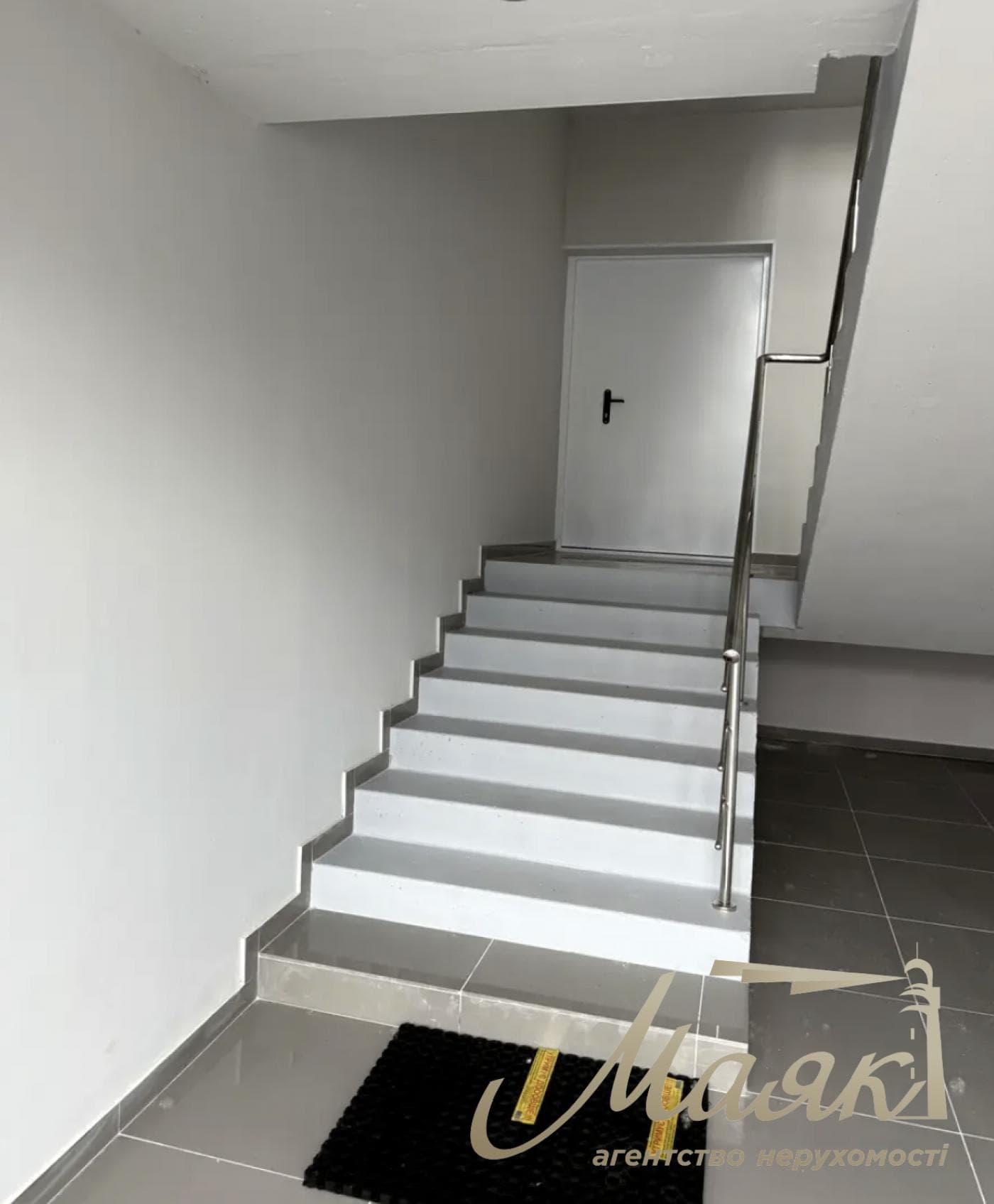 Оренда нового складського приміщення (1296 м²) у Борисполі