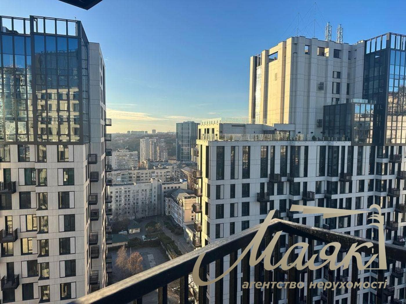 Продажа 3-к квартиры в ЖК TRIIINITY, Печерск, Центр