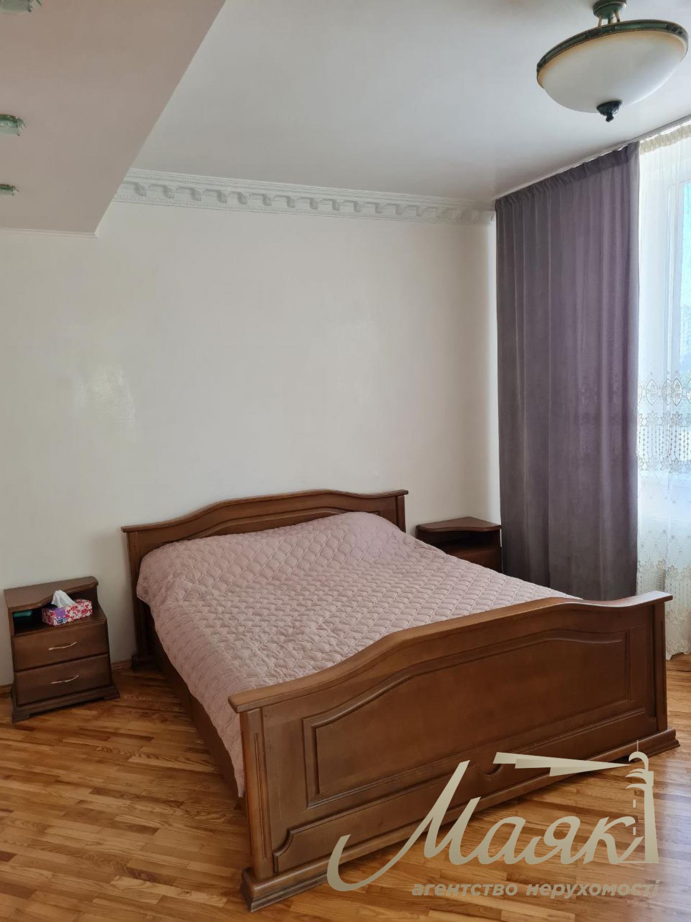 Rent 3-room apartment (140 sq. m.) Demievka, Saperno-Slobodskaya st. 22