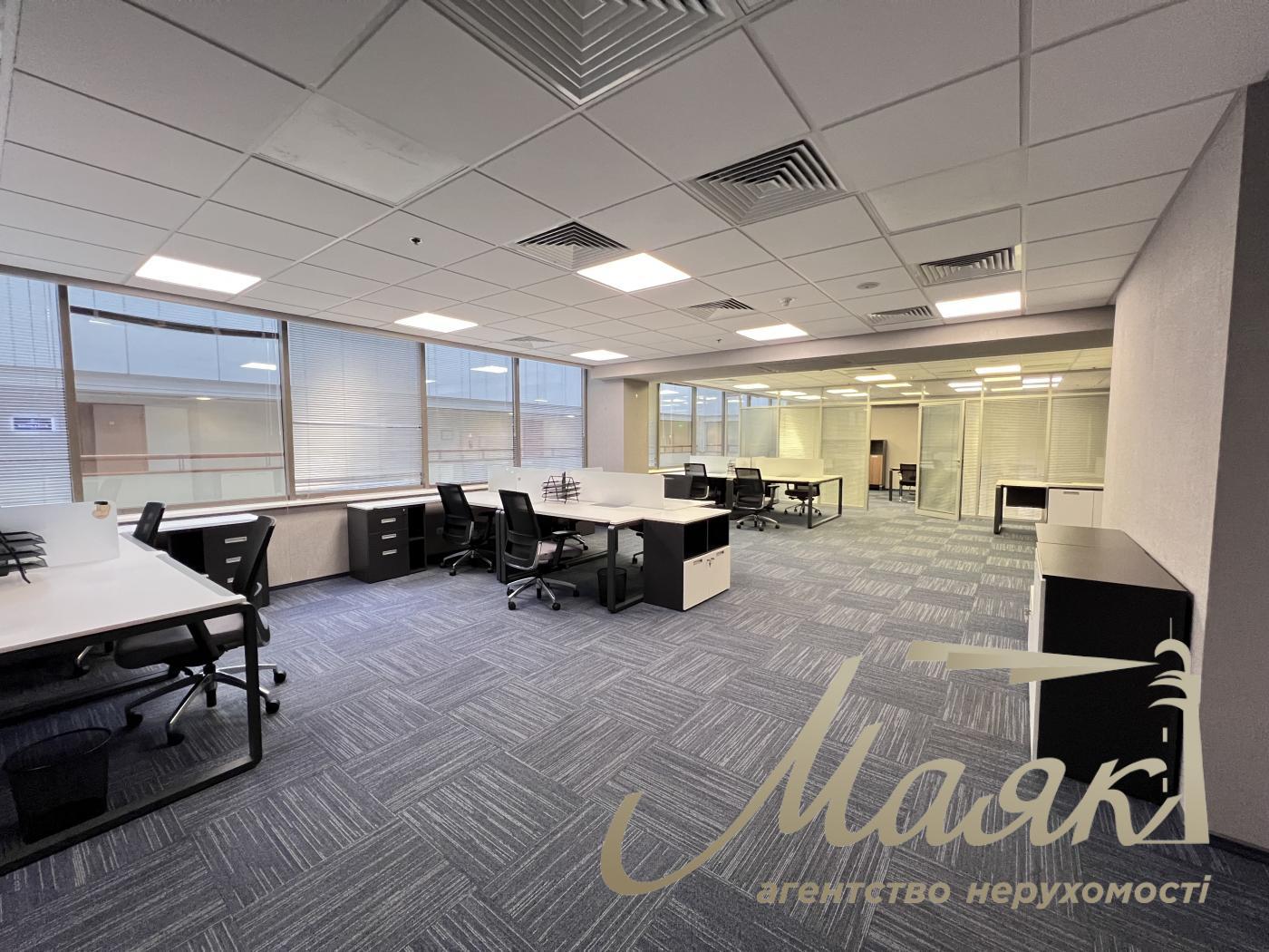 Оренда офісу 77 кв.м в БЦ Леонардо по вул. Богдана Хмельницького 52/17