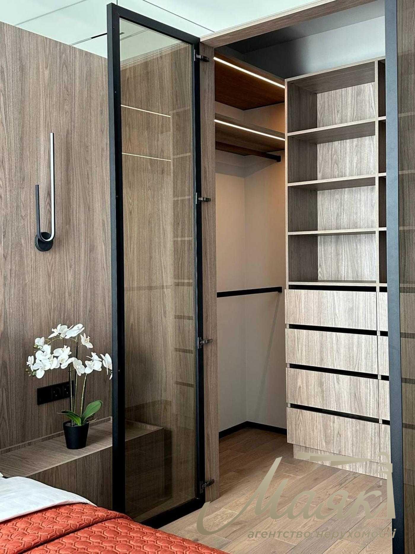 Продаж 2-кімнатної квартири з ремонтом у ЖК "Новопечерські Липки", вул. Драгомирова, 19Б