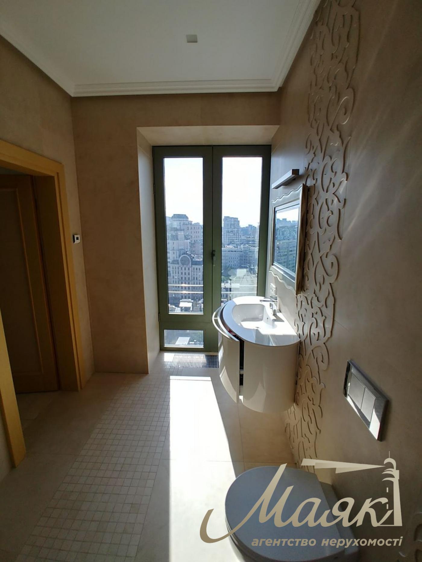 Penthouse for sale, Nazarovskaya St., Center
