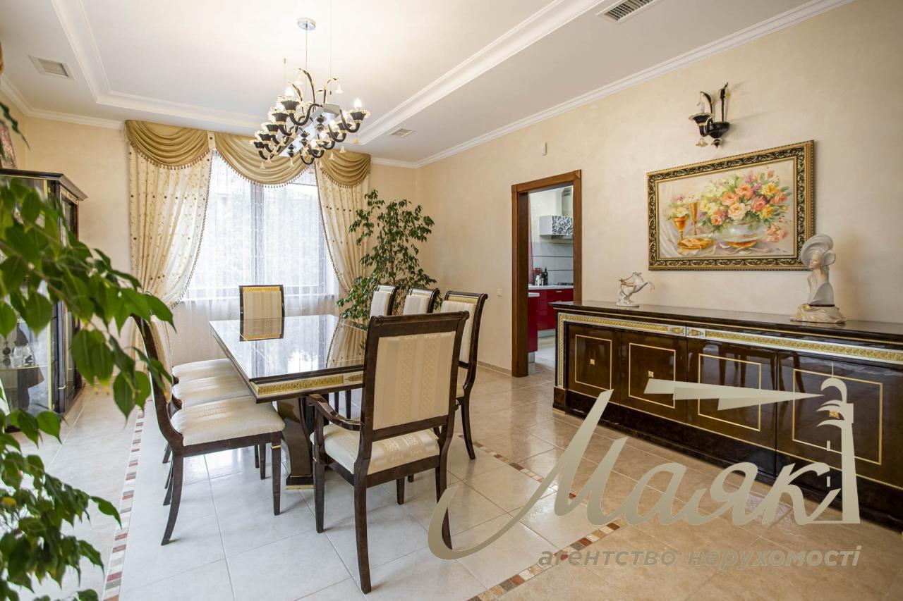 Sale of house 420 m2 in elite KG Solnechnaya Dolina, Romankov