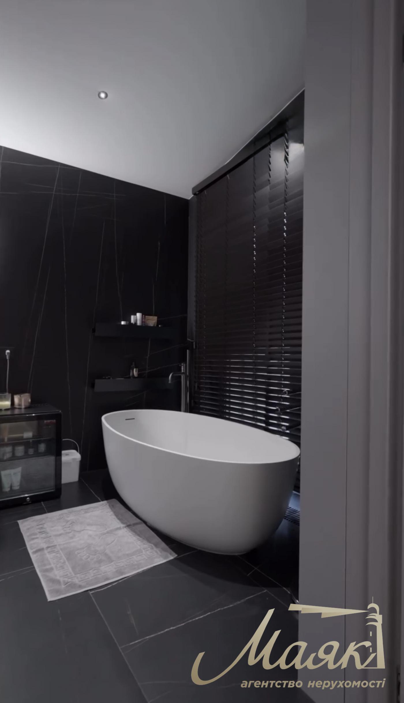 Продажа стильного 5-комнатного дома 377 м² в хуторе Мриги, Конча-Заспа, Голосеевский район Киева