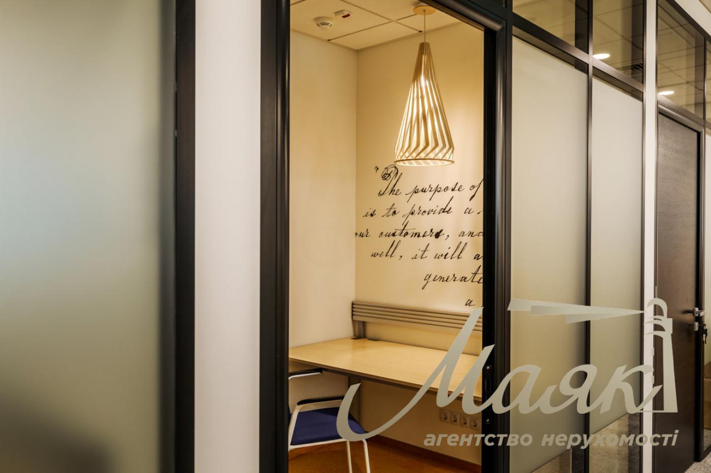 Rent 1194m2 in the Senator Business Center, Pechersky district.
