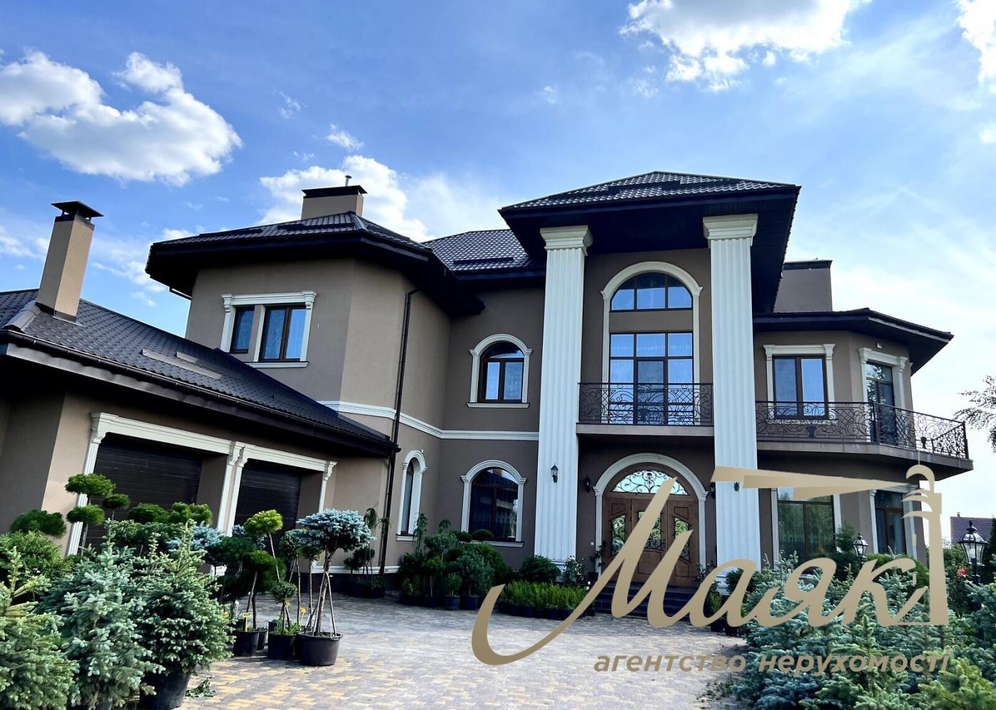 Продаж будинку з дизайнерським ремонтом у Нових Петрівцях, 35 соток, 650м2, вул. Івана Кудрі