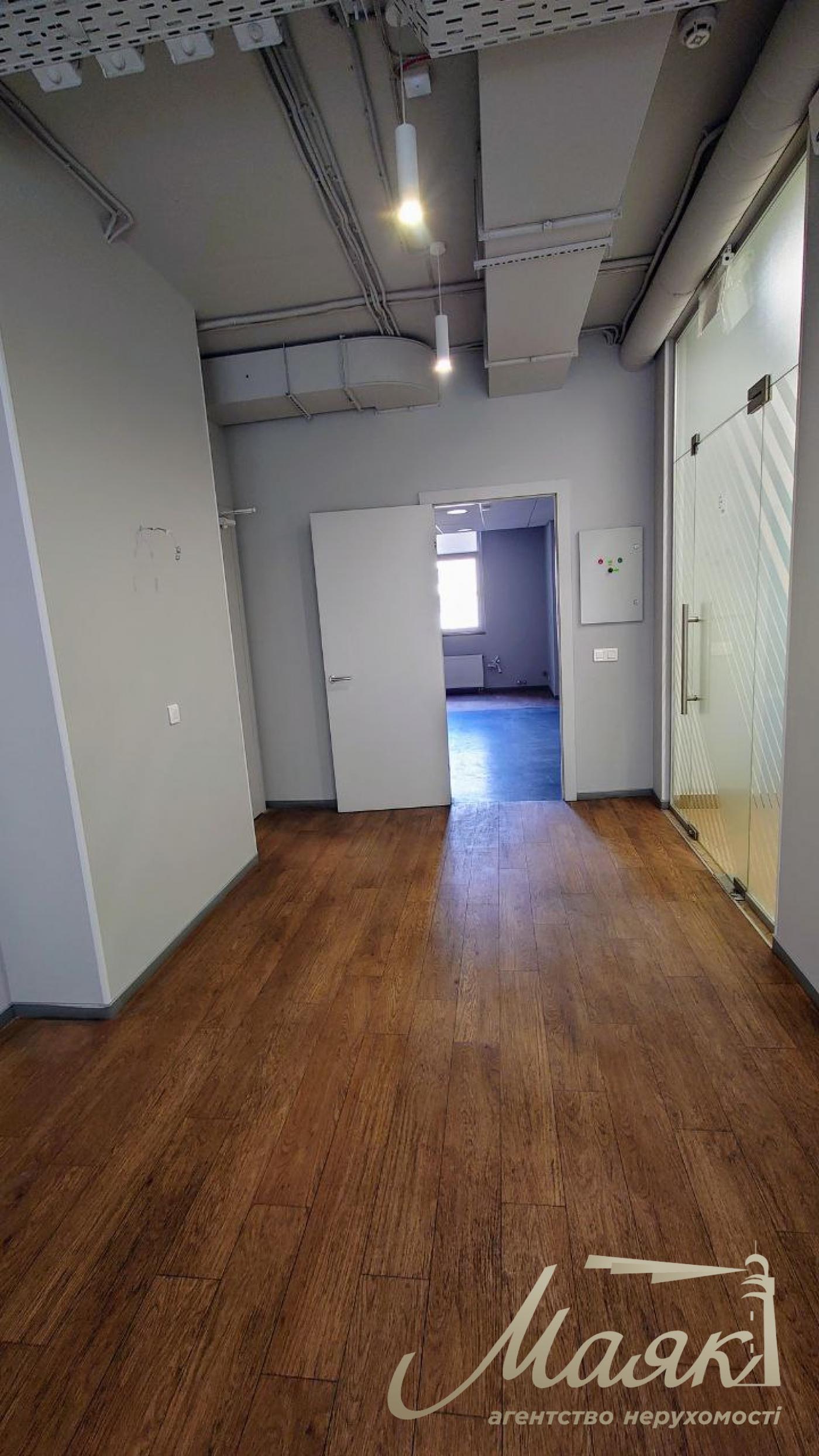 Оренда офісу 521м2 у БЦ на Контрактовій