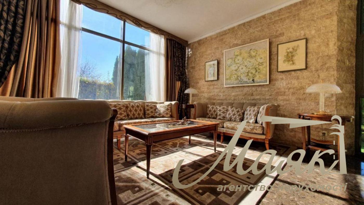 Sale of house 700m2 Kozin