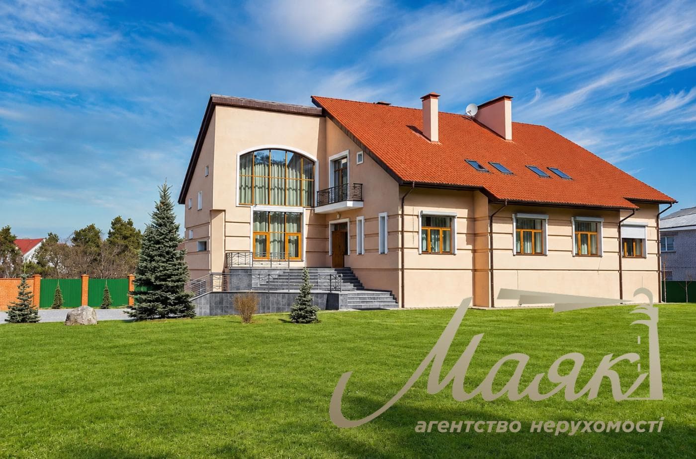 Оренда 2-поверхового будинку площею 740 м², Голосіївський район, Чапаївка