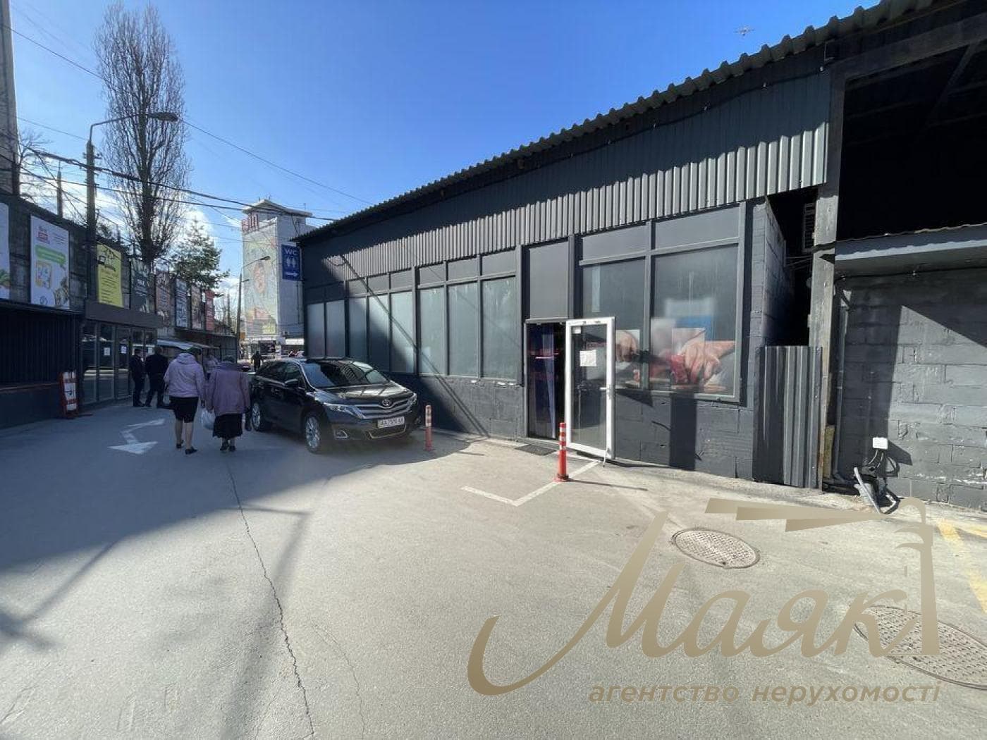 Store for rent 75 sq.m. Vasylkivska, Pechersk, Bon Bazar market.