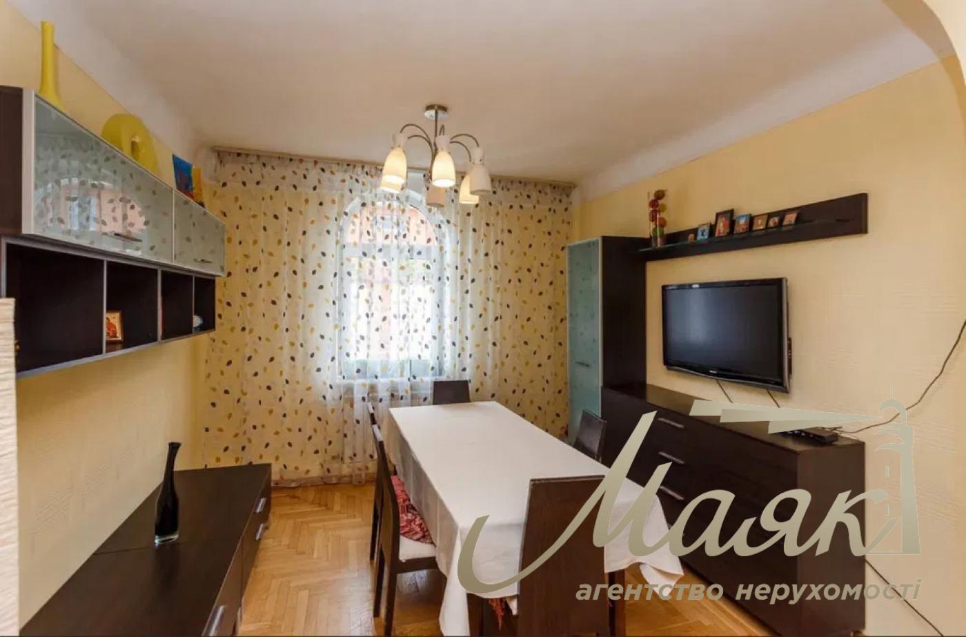 Sale of house for business 560 sq.m. 2 floors. Center. Solomyansky.