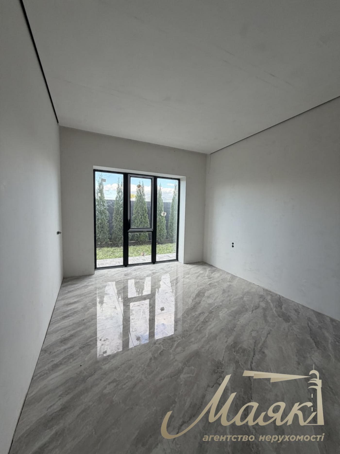 Продаж 2-поверхового будинку площею 300 м², КГ Хутір Ясний