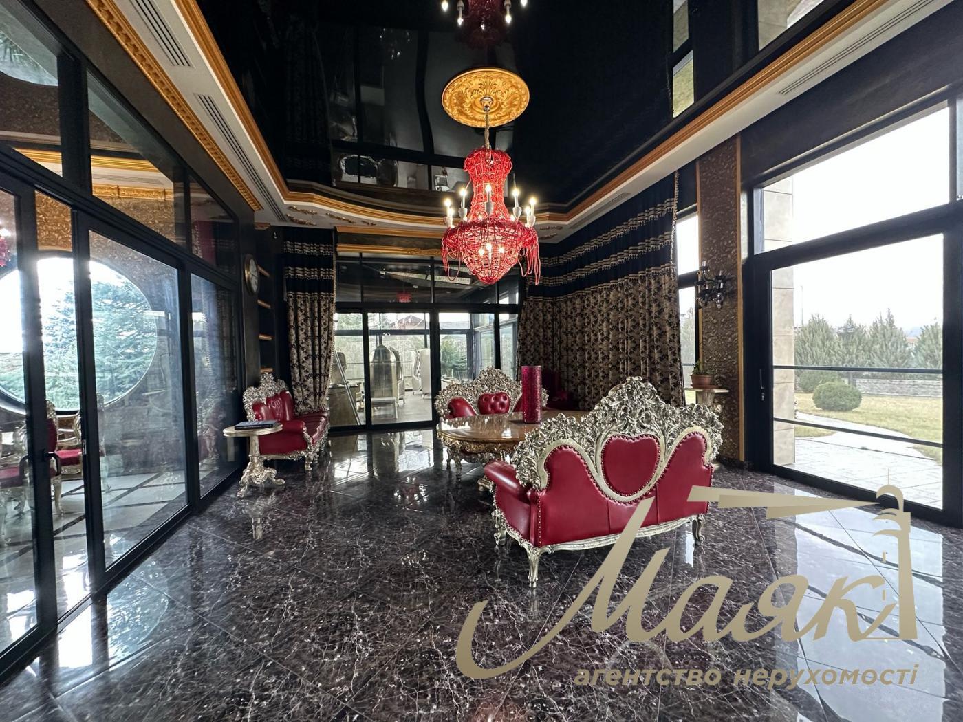 For sale one-storey cottage with access to the lake in the cottage town in the village of New Bezradichi, Obukhiv district.