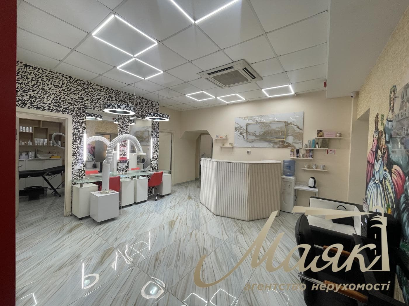 Аренда 90 м .кв. фасадное помещение, Крещатик, Майдан Независимости