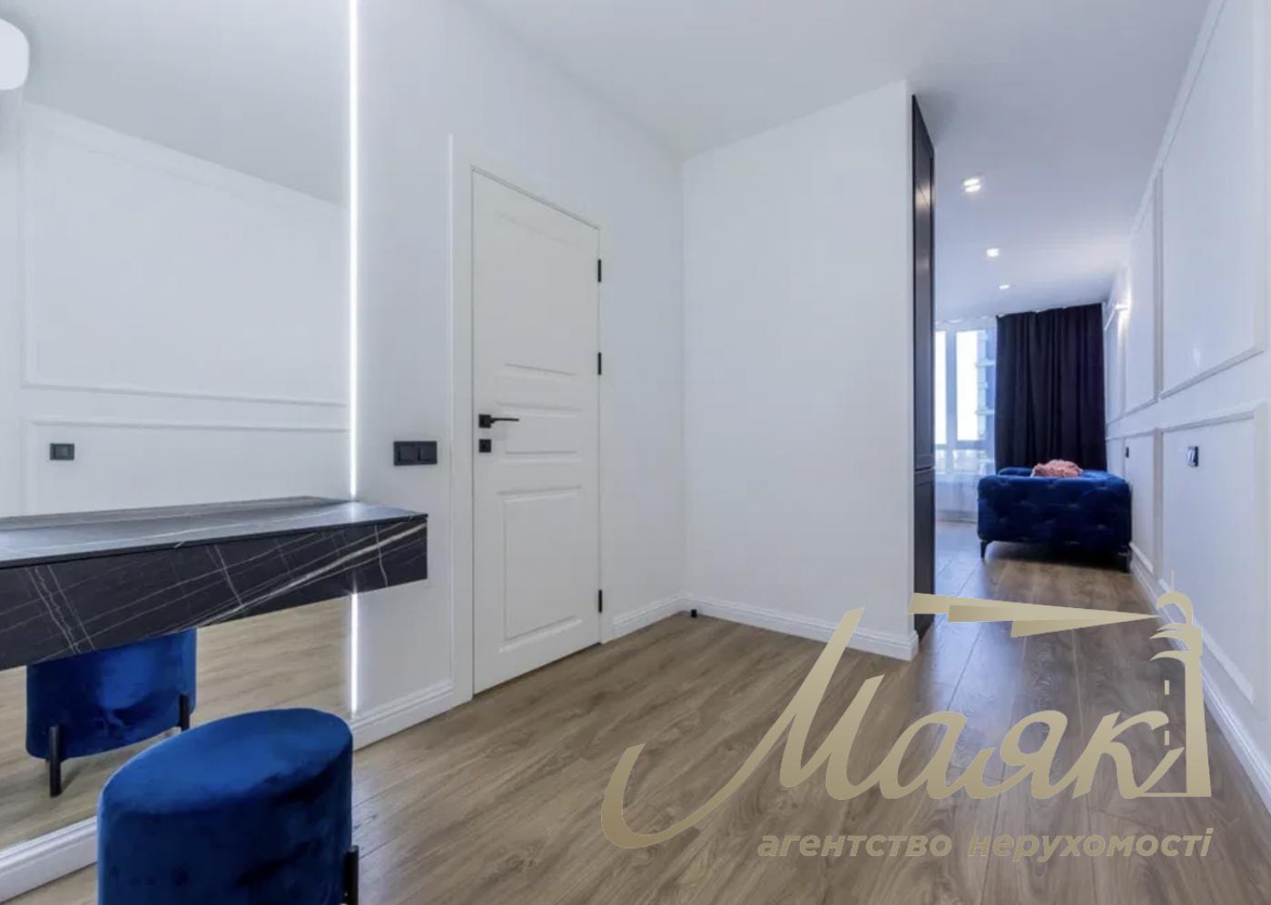 Продаж квартири 70 м² з дизайнерським ремонтом - ЖК "Новопечерська Вежа", вул. Бойчука 41Б