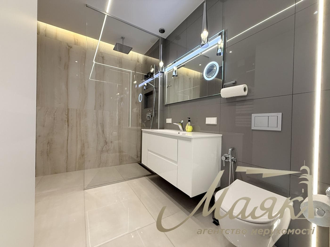 100-square-meter penthouse for rent in the Podvysotsky residential complex, Podvysotsky Street