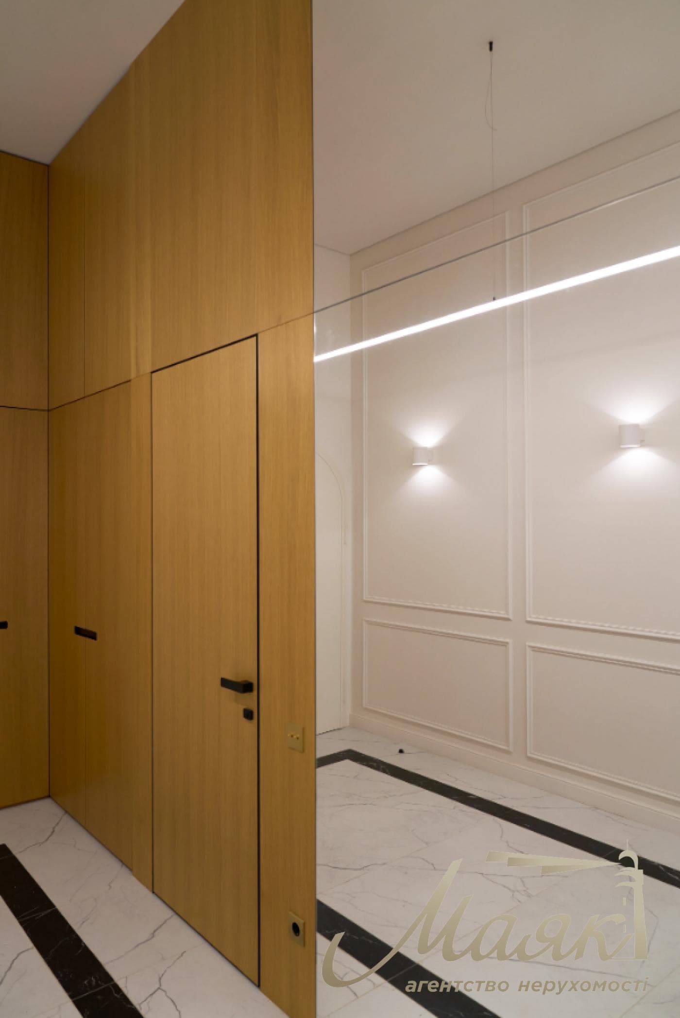 Rent 4-room apartment, stm. University, Ivan Franka str., 42, Center, Kiev