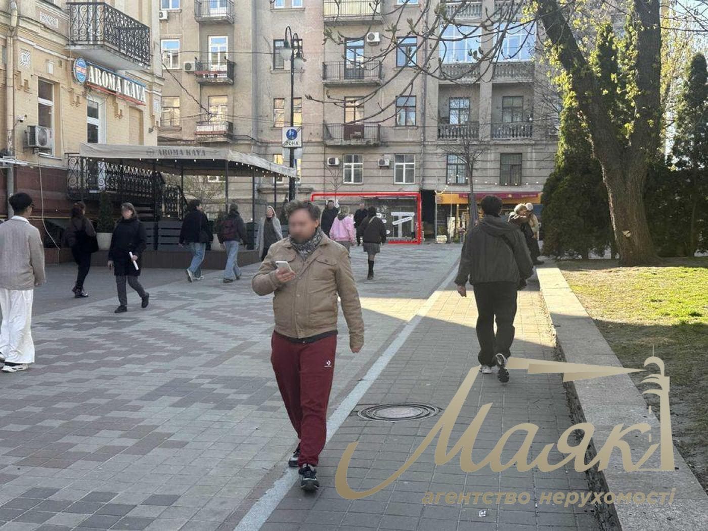 Аренда фасадного помещения 70 м.кв. Золотые Ворота, Центр