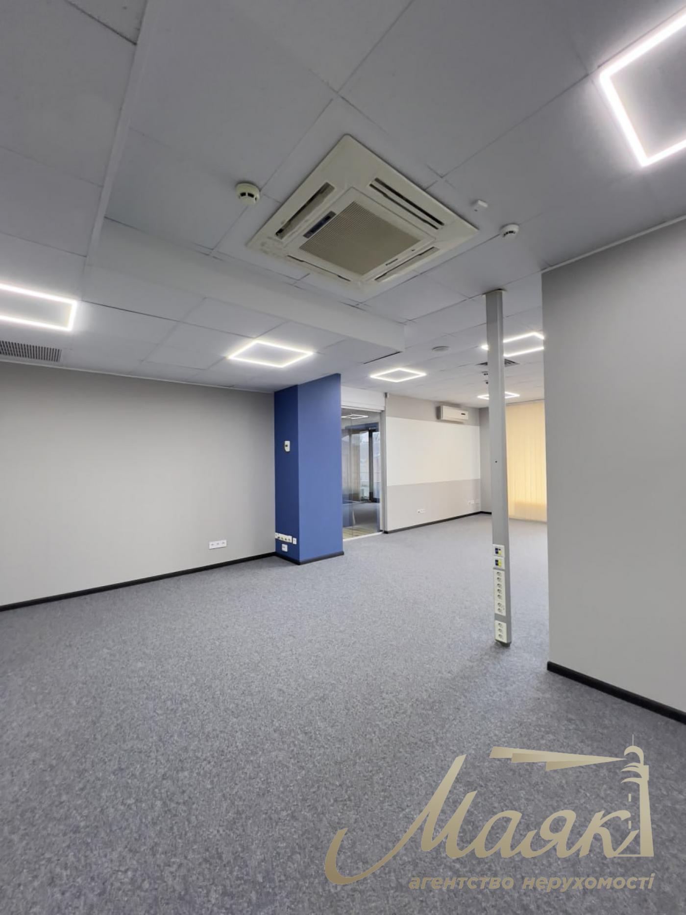 Оренда офісу 650м2 в БЦ Панорама по вул.Велика Житомирська 20, Золоті Ворота.