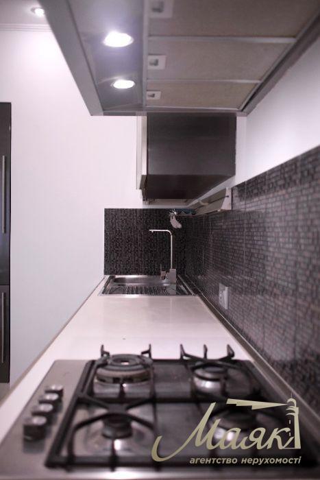 Продаж 2-х поверхового будинку 250 м², Хотів