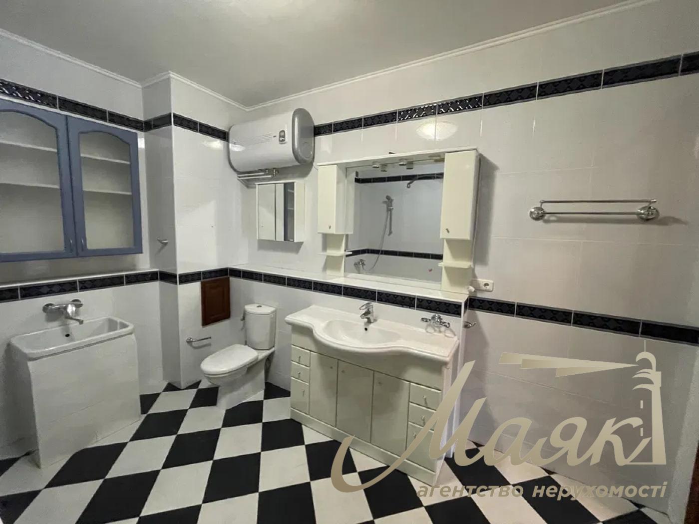 Оренда 4к квартири (217м²) по вул. Паторжинського 14, Центр