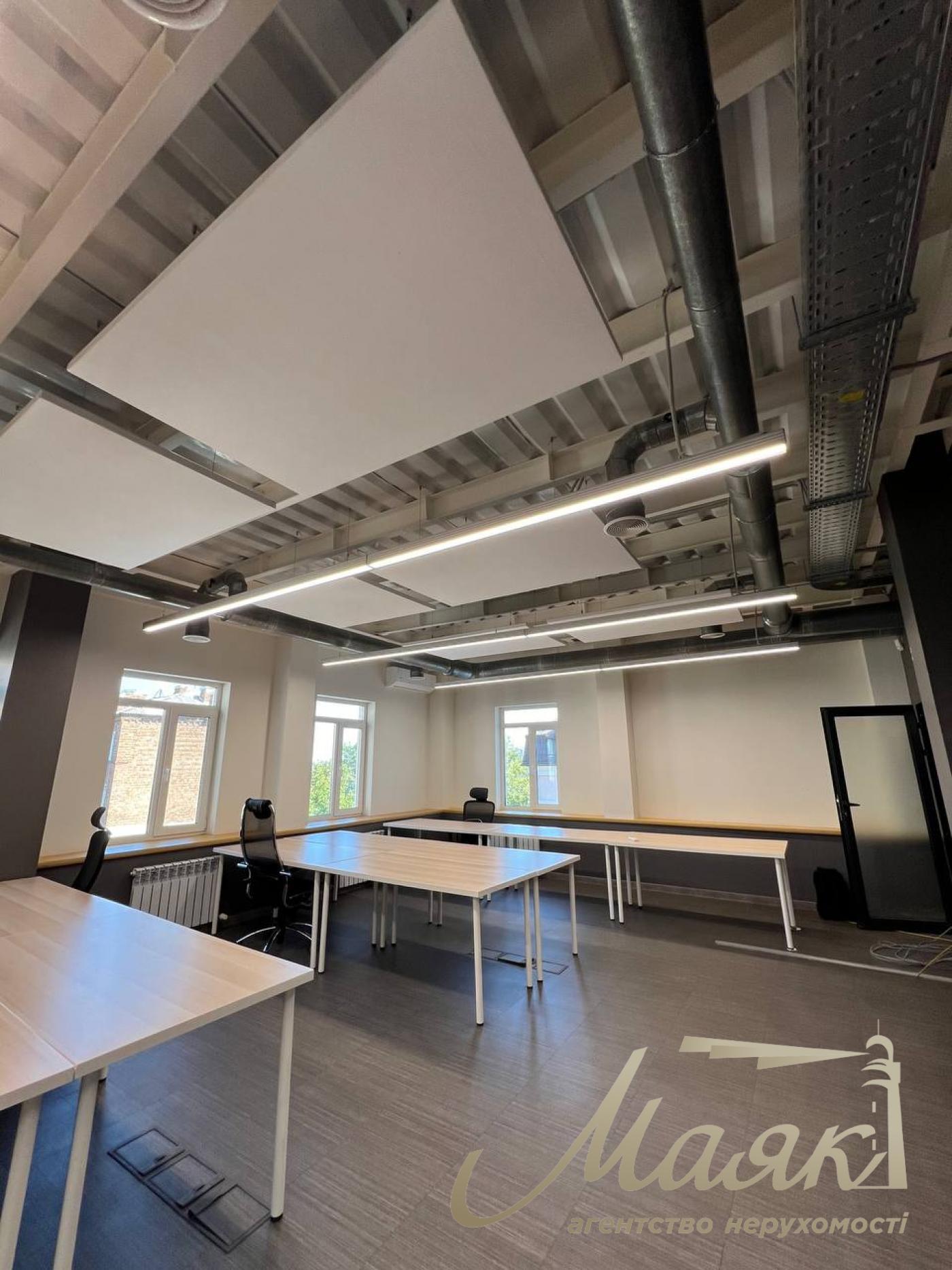 Оренда мебльованого офісу 330м2 на Львоській площі