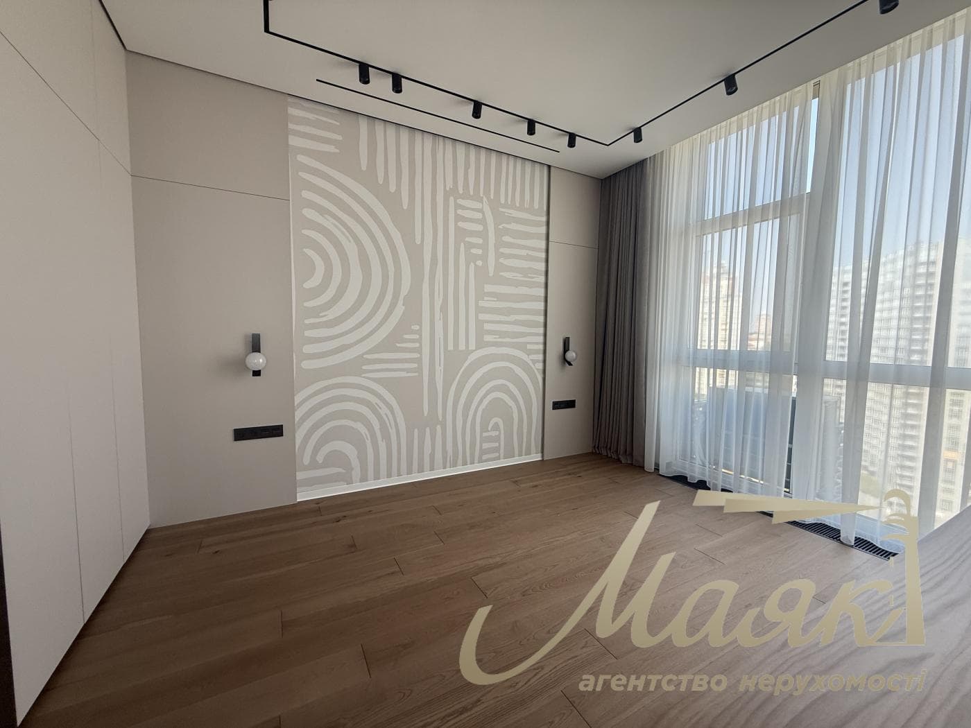 New apartment for sale LCD French Quarter 2 John McCain, Center, Kiev
