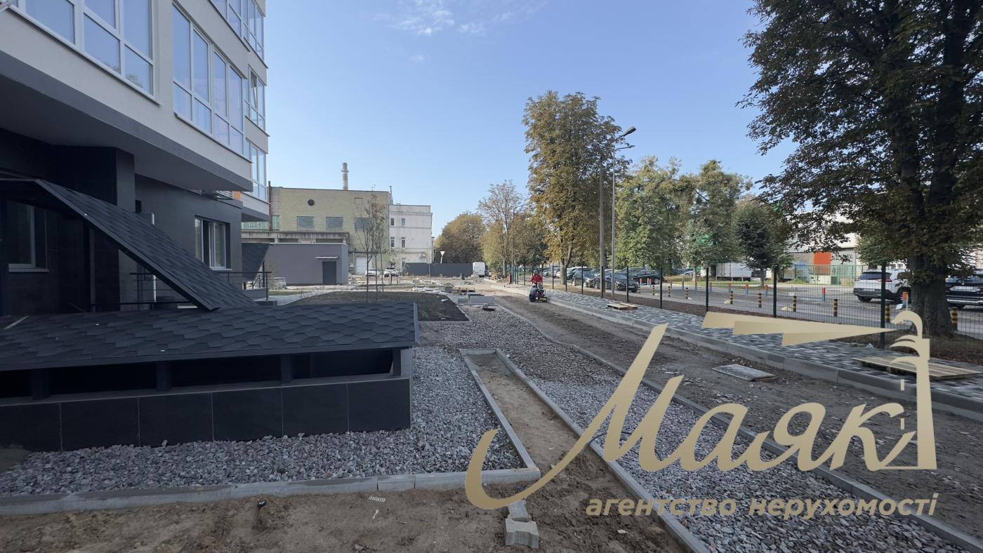 Аренда фасадного помещения 90 м2 в ЖК Нивки Парк