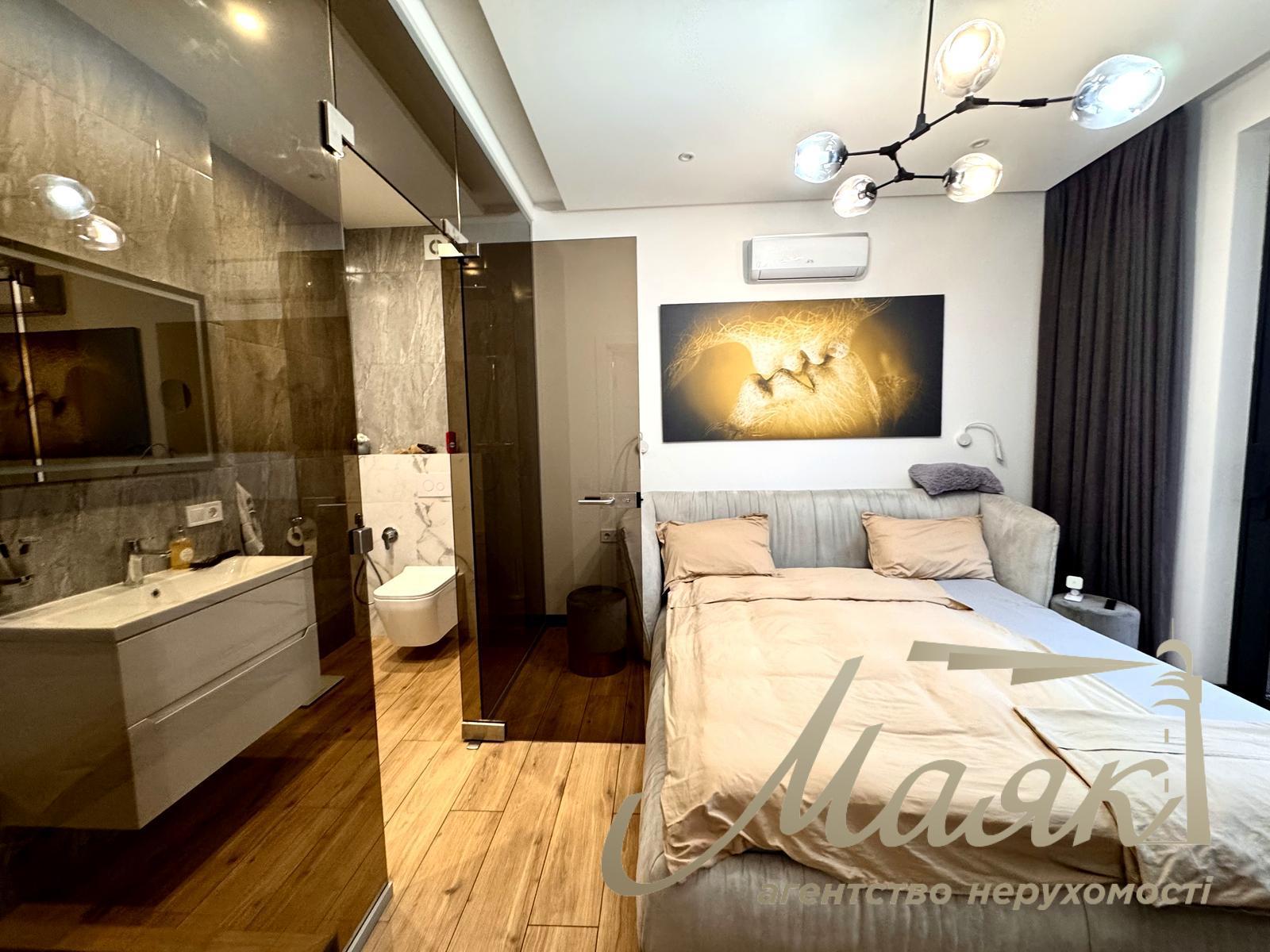 Оренда заміського будинку 215м2 з басейном у престижному передмісті Києва, Обухівський напрямок.