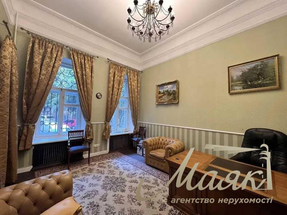 Продаж 3х-кімнатної квартири 110м2 вул. Ольгинська 2/1, царський будинок з ліфтом