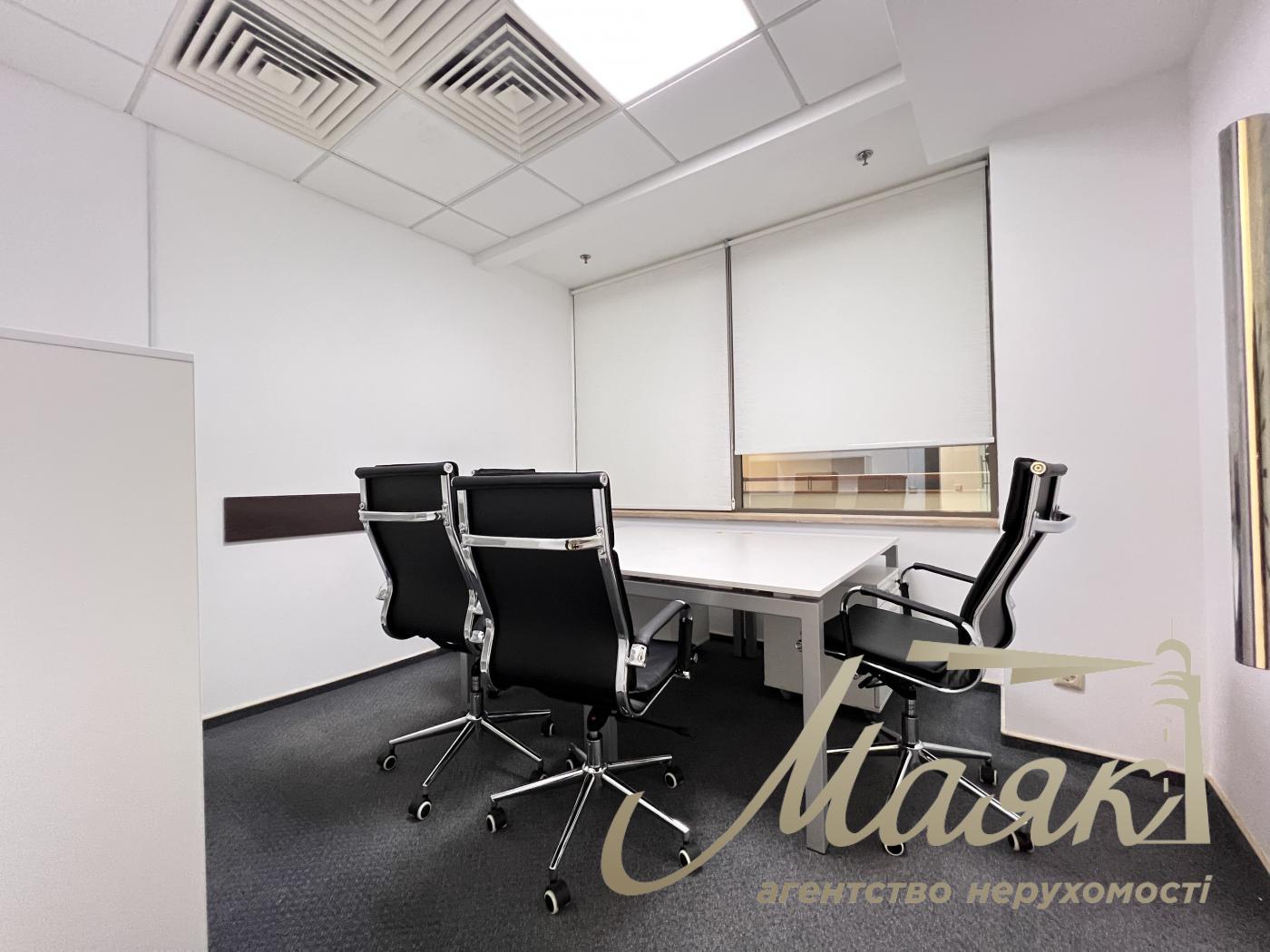 Оренда офісу 77 кв.м в БЦ Леонардо по вул. Богдана Хмельницького 52/17