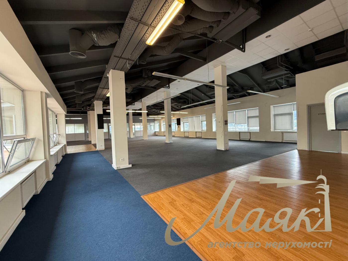 Оренда офісу 944 м2 у БЦ з ремонтом, терасою Олімпійська