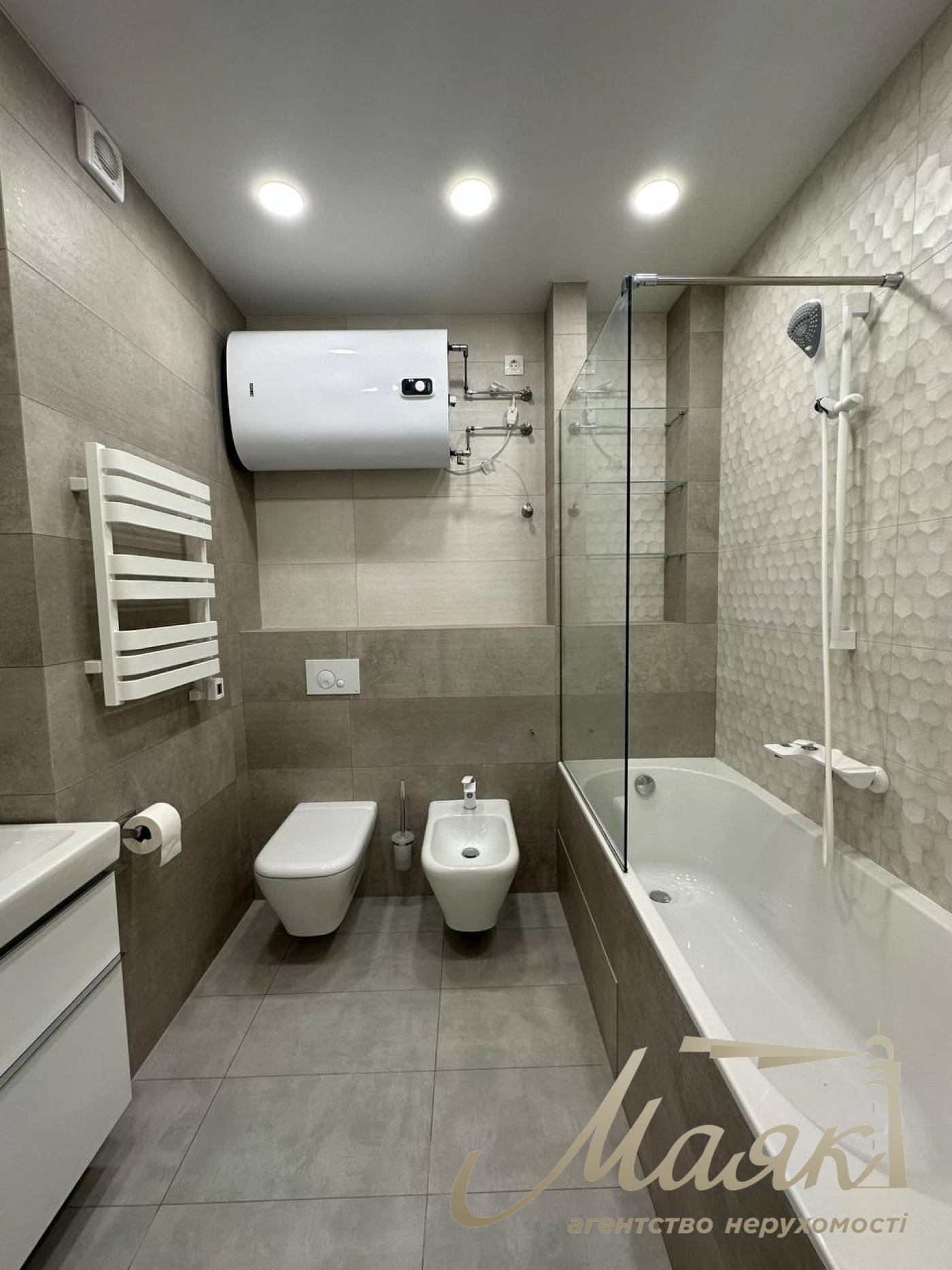 Rent 3-room apartment in Vladimirsky Residential Complex