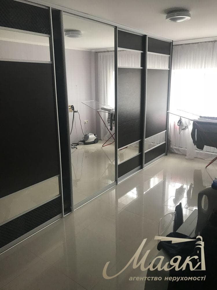 Оренда авторського будинку площею 400 м² з більярдною, зимовим садом та гаражем на 2 автомобілі в с. Підгорці, Обухівський напрямок, Київська область