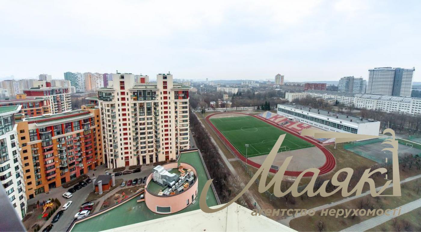 Sale of 4-room apartment, residential complex Solnechnaya Brama, Goloseevsky district!