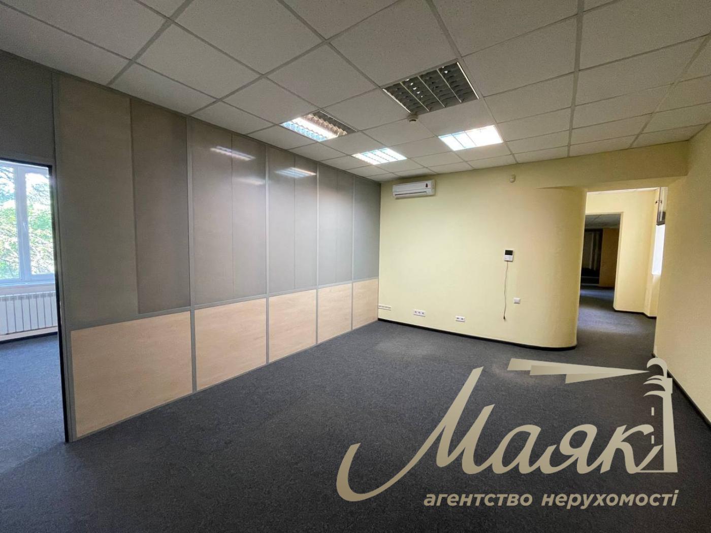 Аренда офисного помещения 230м2 в центре, Лукьяновка