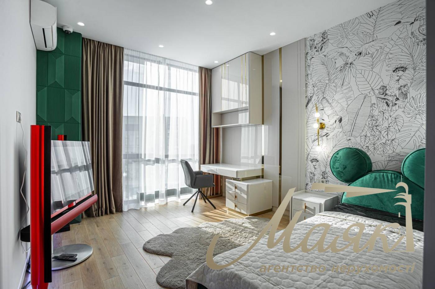Продаж пентхауса 195 м² з терасою та дизайнерським ремонтом у ЖК Park Avenue VIP, Київ