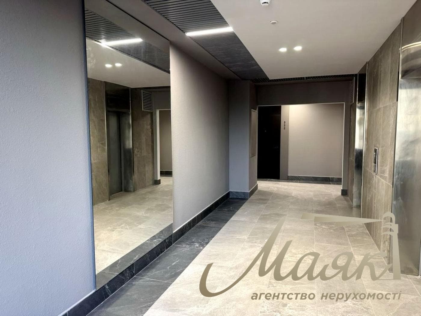 3-room apartment for sale, unrenovated, in the "Novy Avtograf" comfort-class residential complex, 96 m², Kyiv, Left Bank, Dniprovskyi District, Knyaz Roman Mstislavych Street, Darnitsa Metro Station