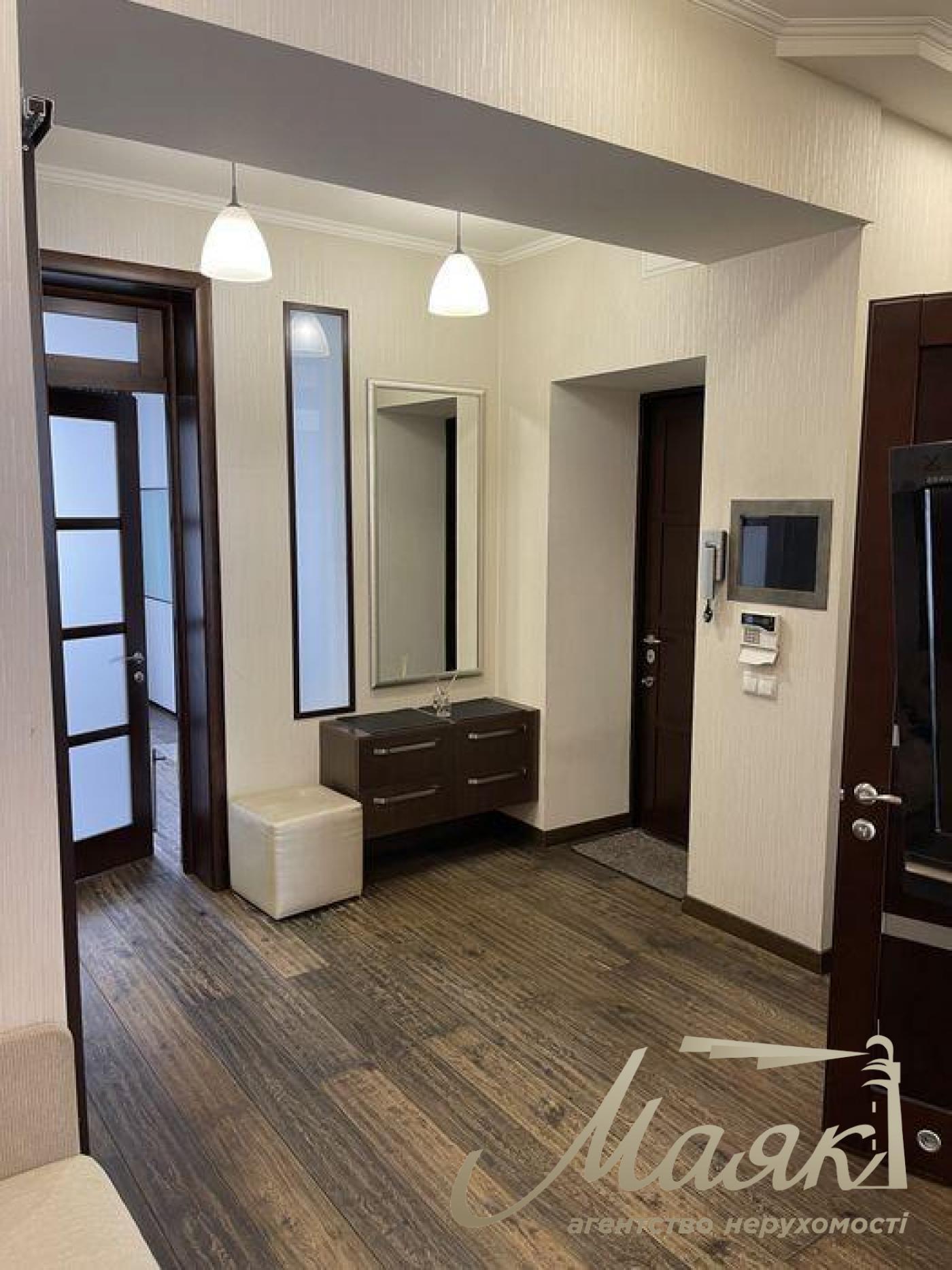 Оренда 3-кімнатної квартири, ст. м. Площа Українських Героїв, Центр, Київ