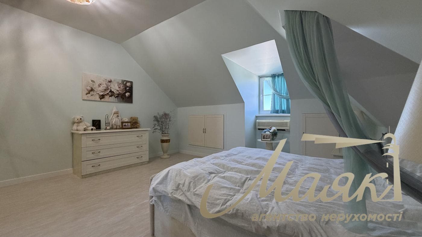 Продаж преміального 3х-поверхового будинку 350 м² у Гореничі, Бучанський район, Київська область