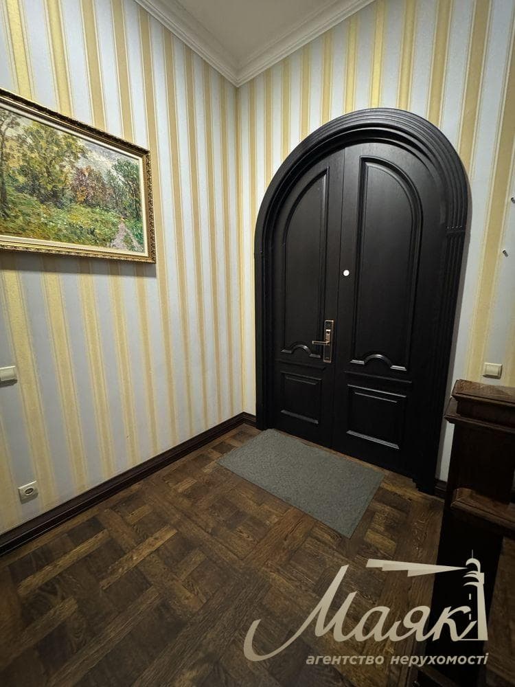 Оренда офісу площею 140 м² за адресою: вул. Жилянська, 72-А, Університет