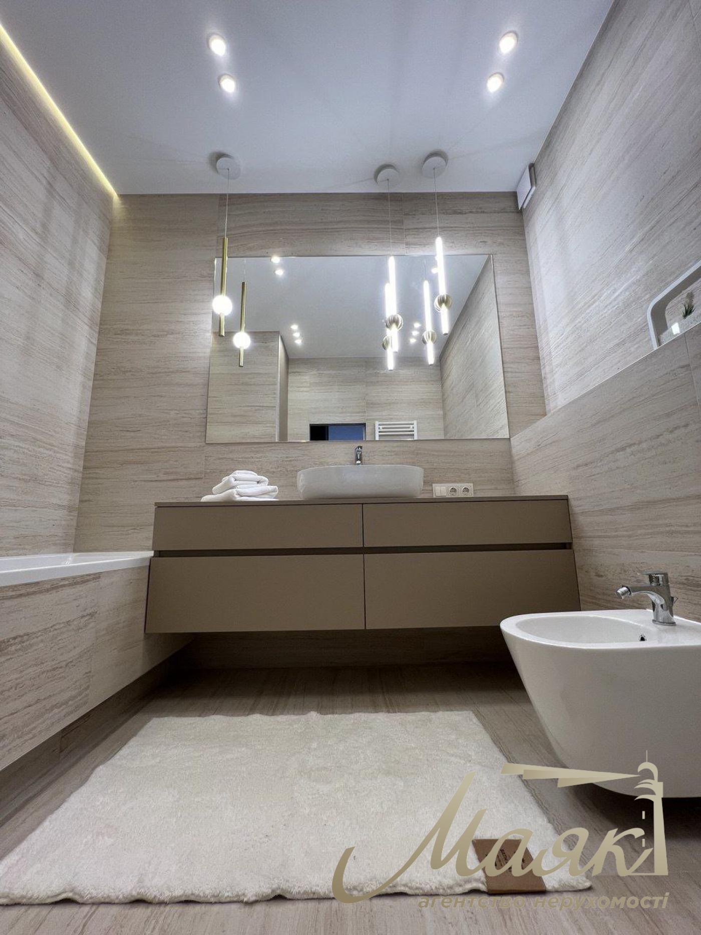 Продаж квартири 90 м2 у ЖК Бульвар фонтанів